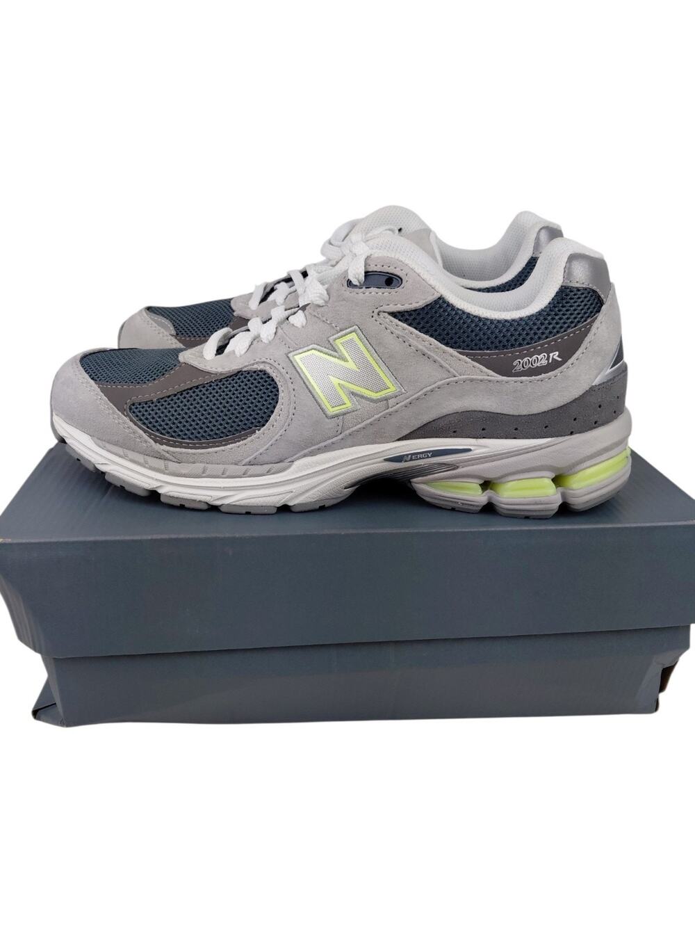 New Balance 2002R Gray Suede Athletic Casual Shoes Sneakers Men Size 11